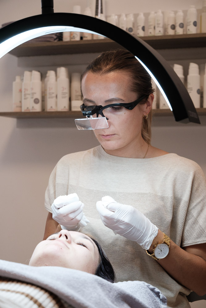 Kosmetikerin Christina Feller